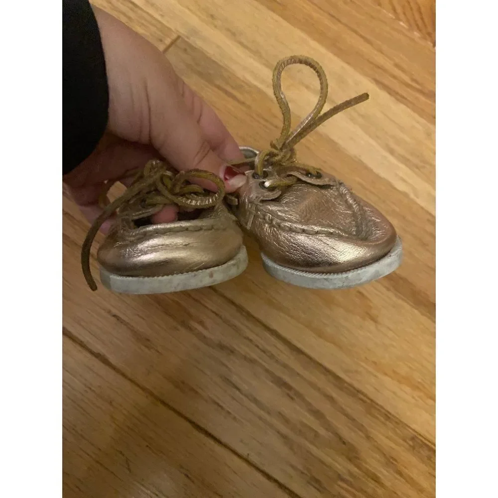 Sperry girls gold metallic slip on leather tie loafers size 5M